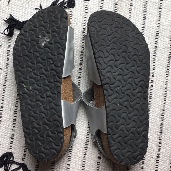 Girls Birkenstock Sandals - Picture 2 of 4